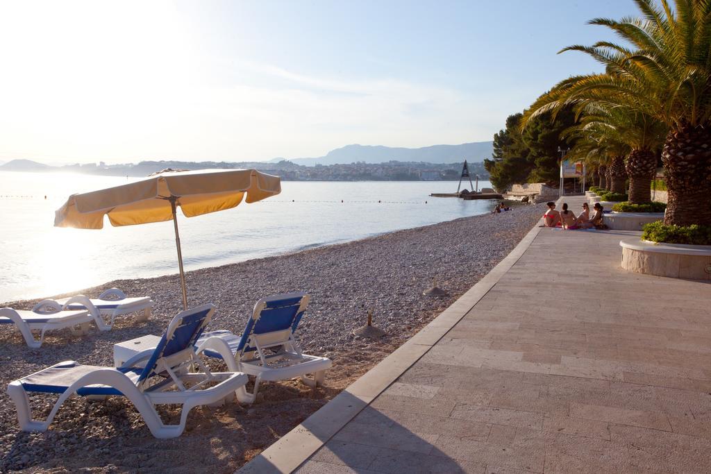Residence Apartments Anamaria Podstrana Bagian luar foto