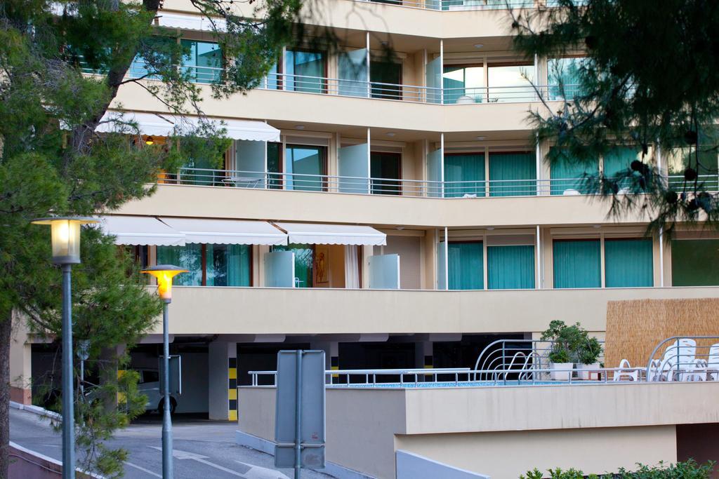 Residence Apartments Anamaria Podstrana Bagian luar foto