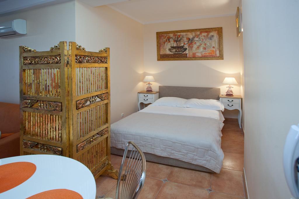 Residence Apartments Anamaria Podstrana Bagian luar foto