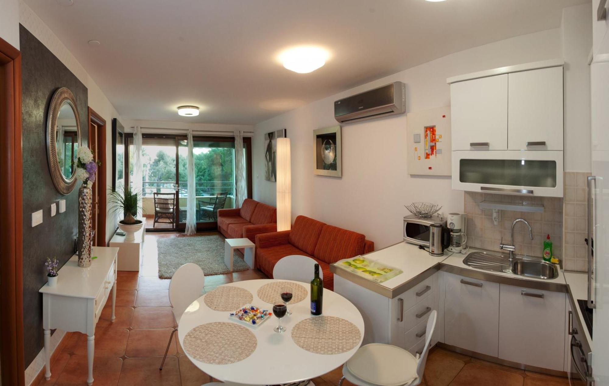 Residence Apartments Anamaria Podstrana Bagian luar foto
