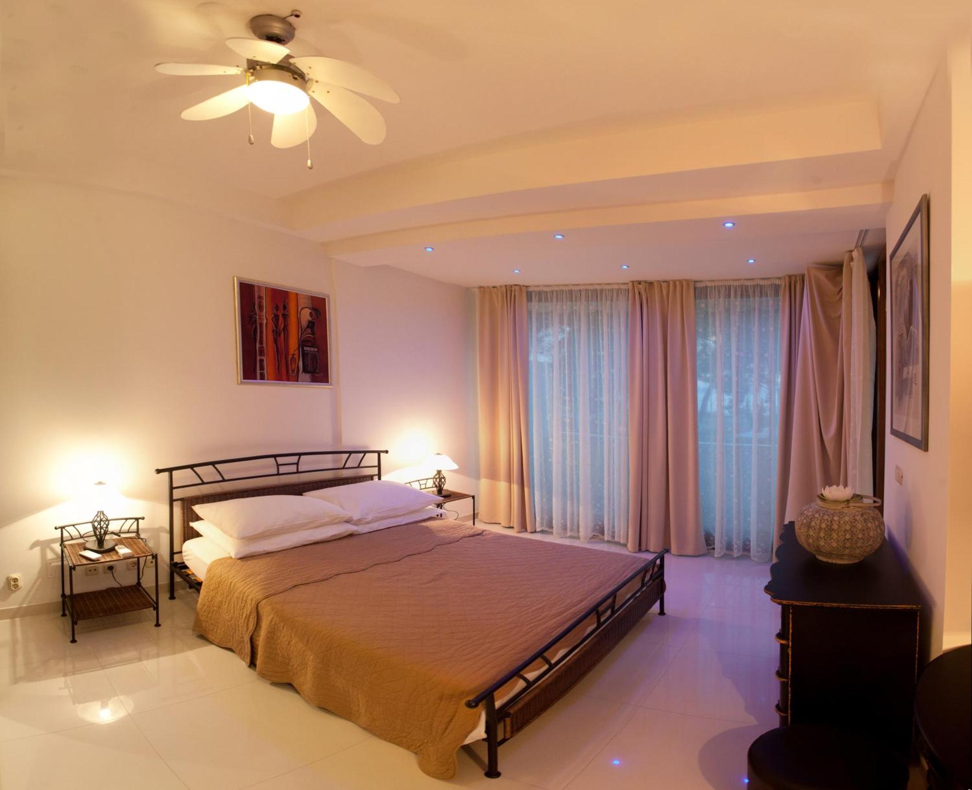 Residence Apartments Anamaria Podstrana Bagian luar foto