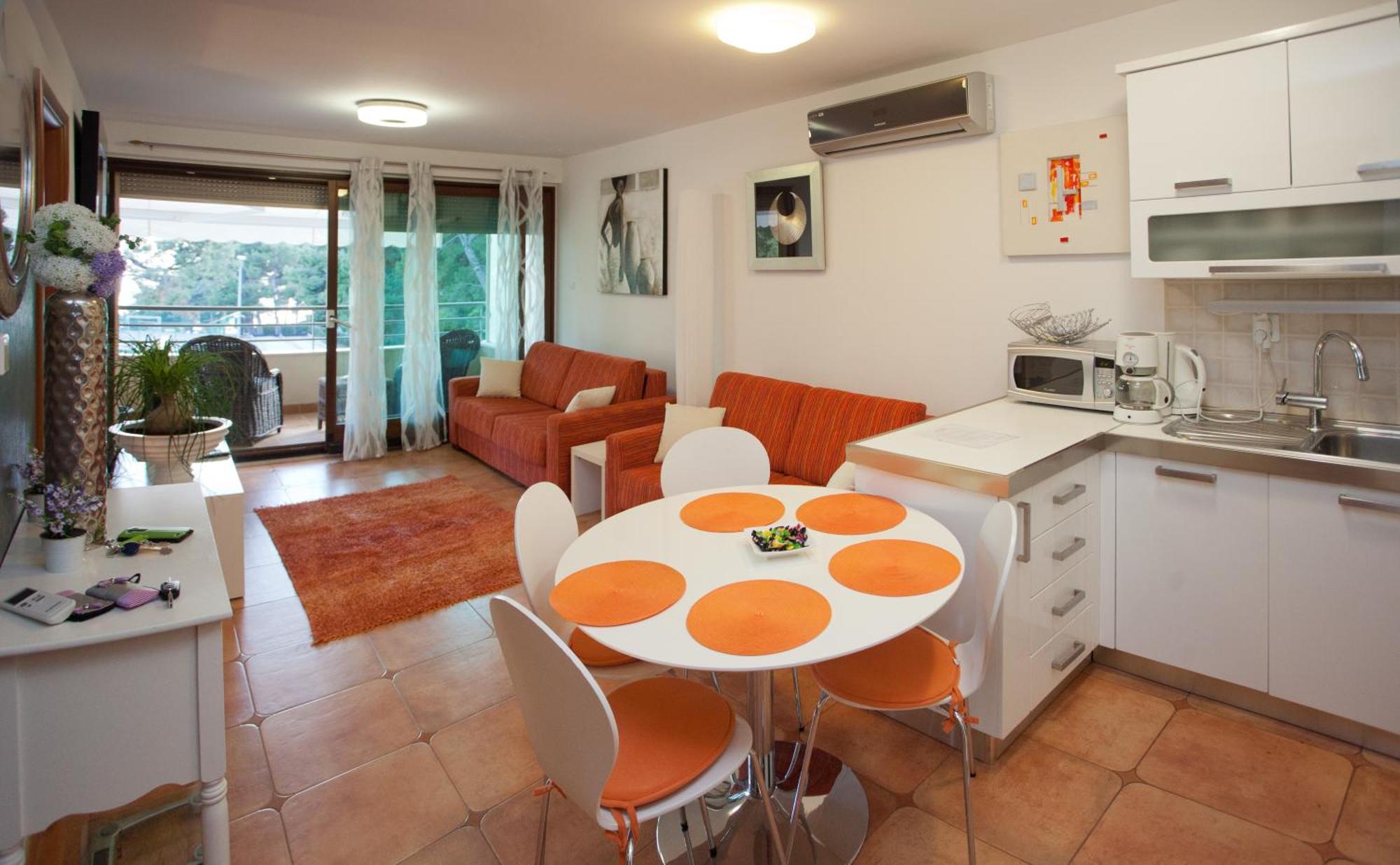 Residence Apartments Anamaria Podstrana Ruang foto