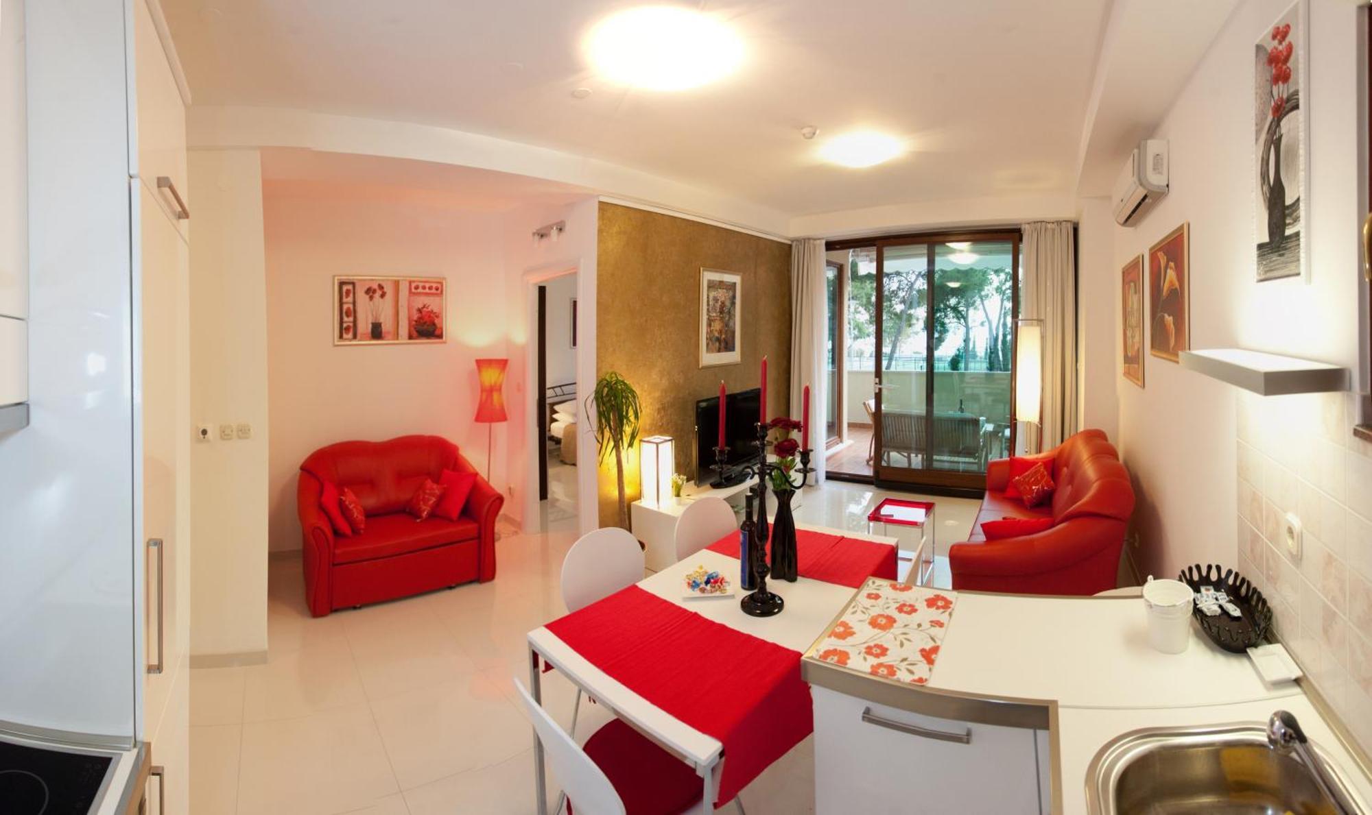 Residence Apartments Anamaria Podstrana Bagian luar foto